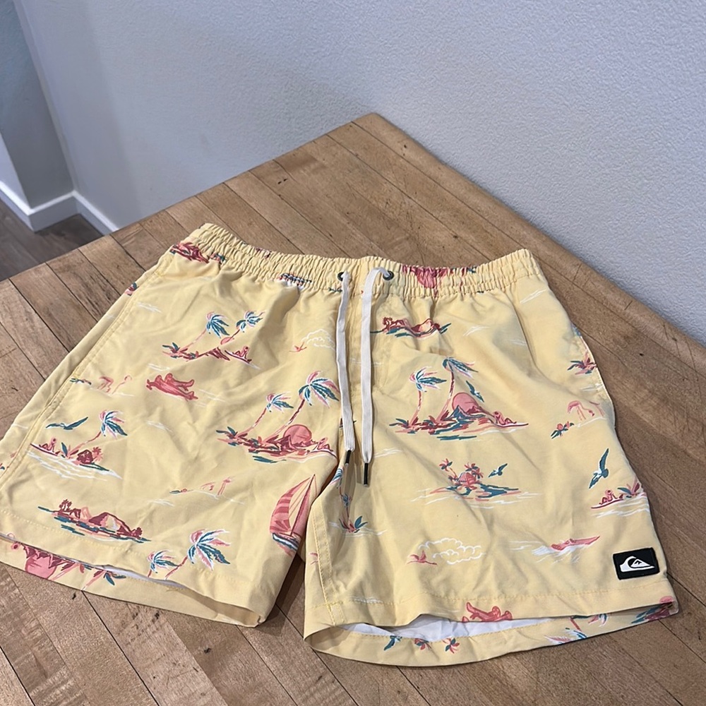 Quiksilver Yellow and Red Patterned Men's Hybrid Shorts